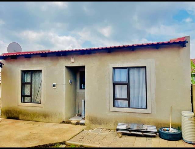 2 BEDROOM HOUSE FOR SALE IN COSMO CITY